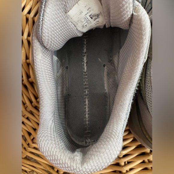 New Balance Gray Silver 990V5 Made In USA Running Sneakers Size 9.5 - Picture 7 of 9